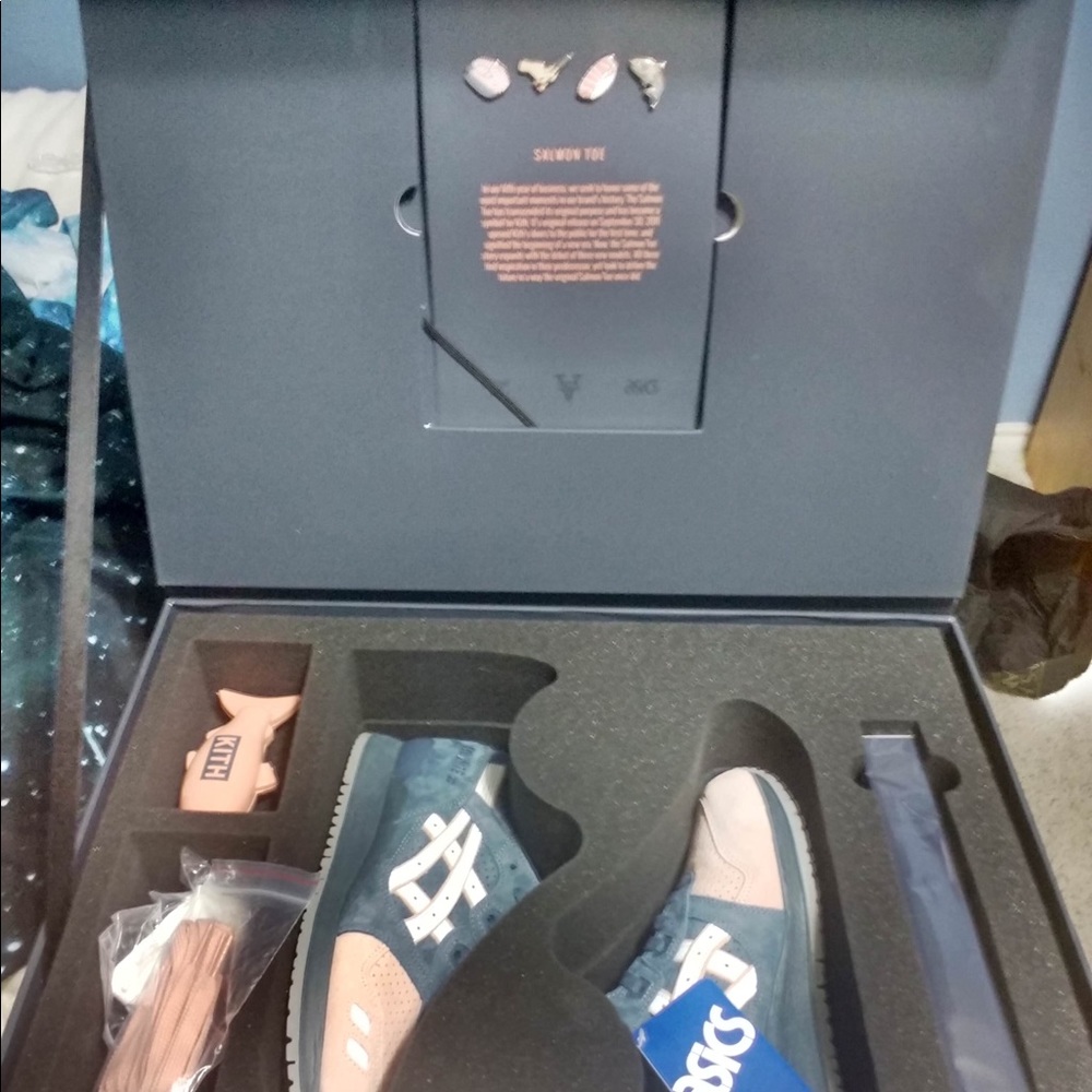 DEADSTOCK ASICS SALMON TOE second release